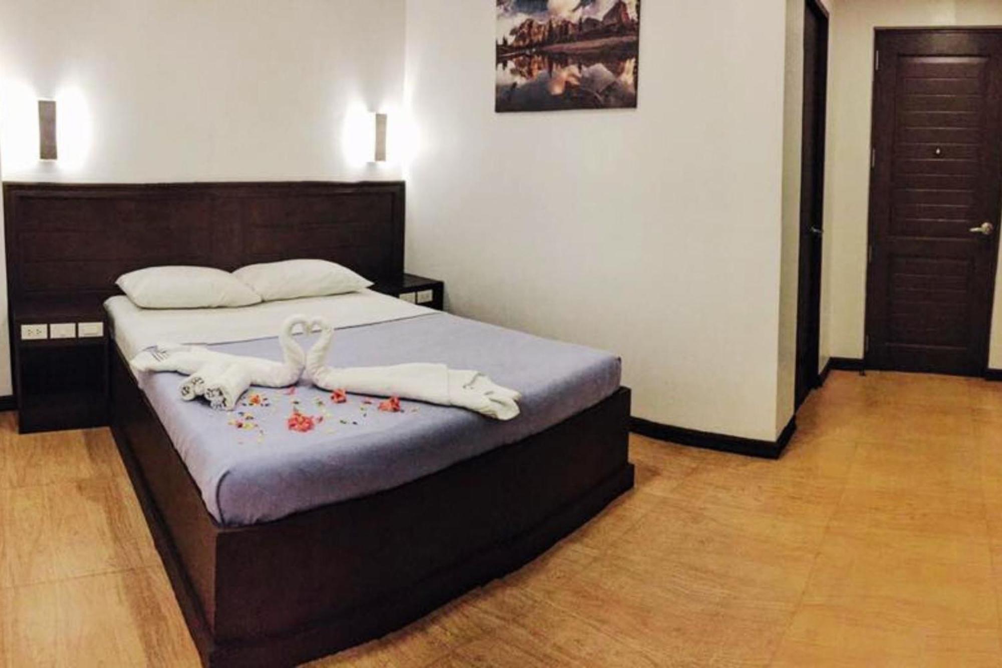 Pearli View Hotel Iloilo Powered By Cocotel Rum bild