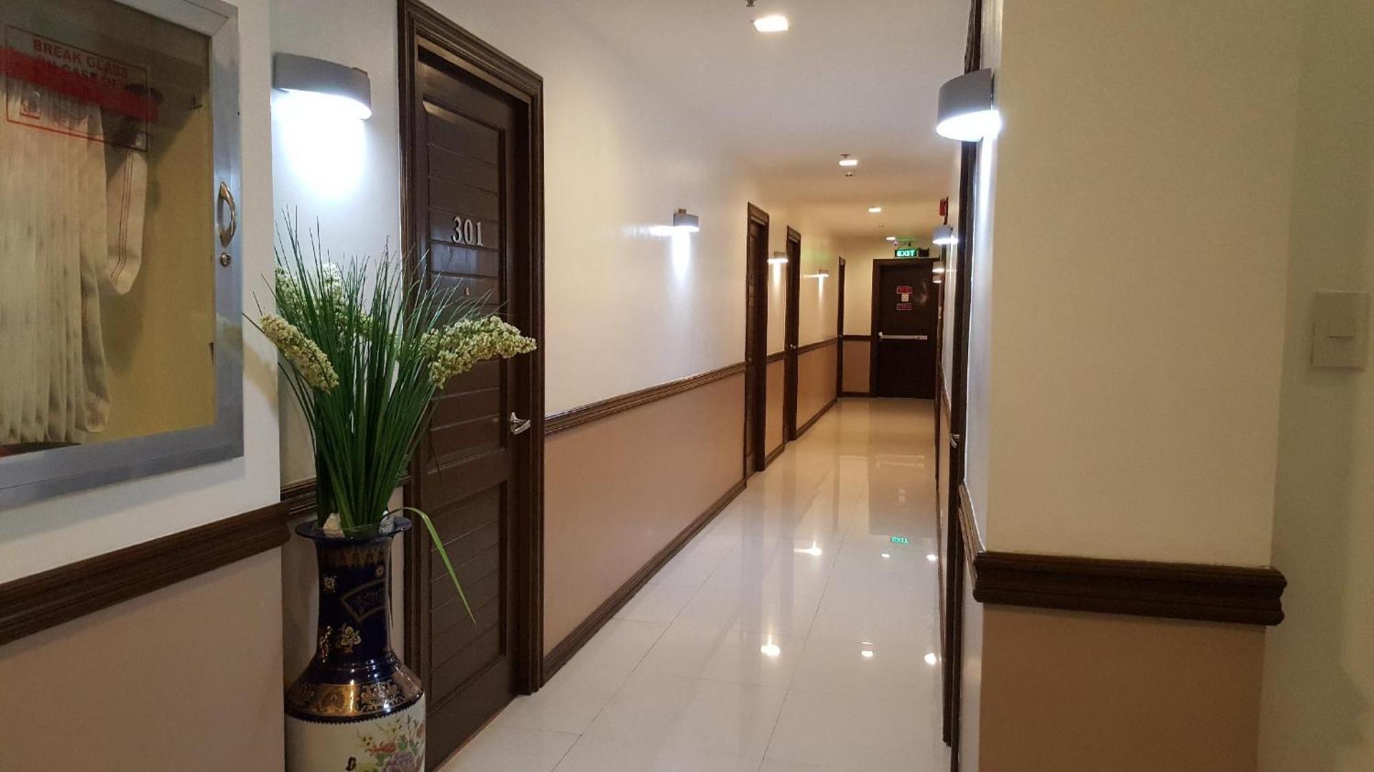 Pearli View Hotel Iloilo Powered By Cocotel Exteriör bild