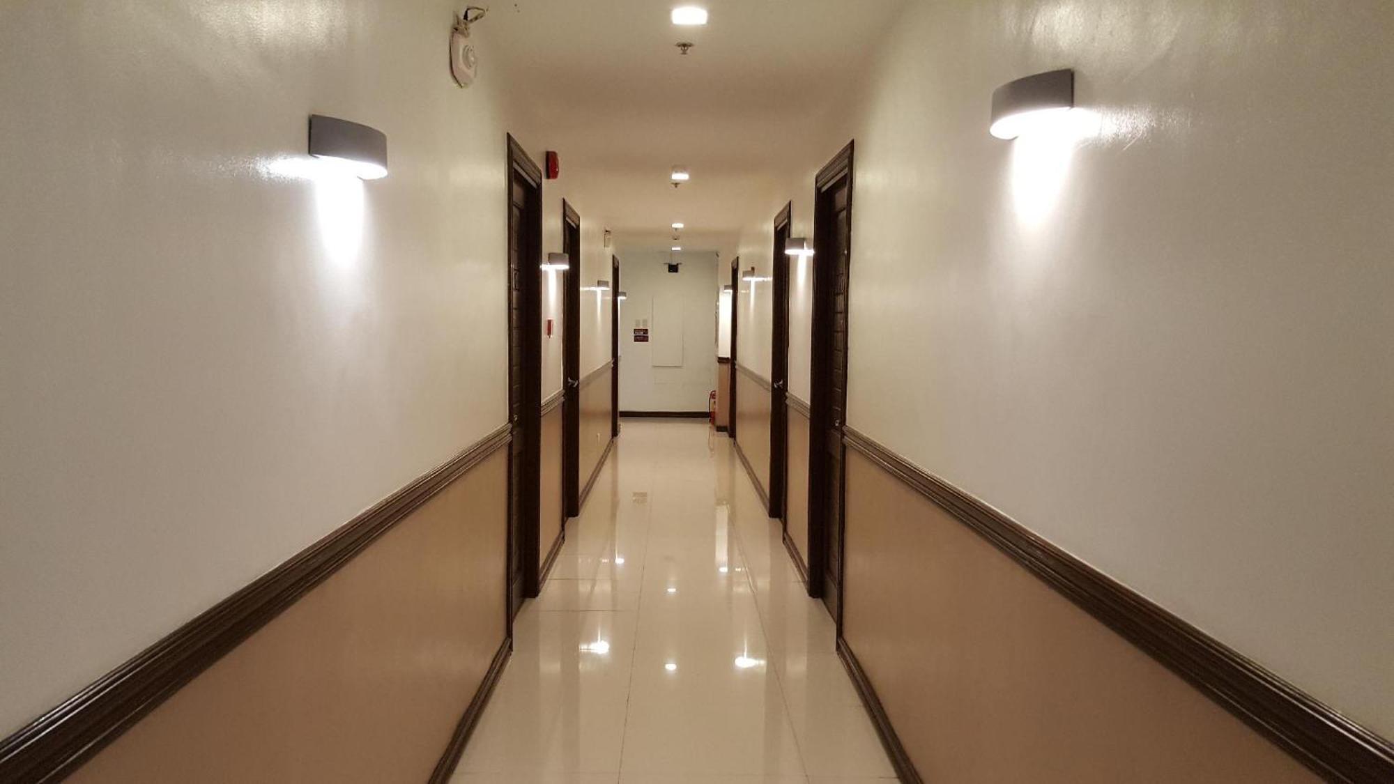 Pearli View Hotel Iloilo Powered By Cocotel Exteriör bild