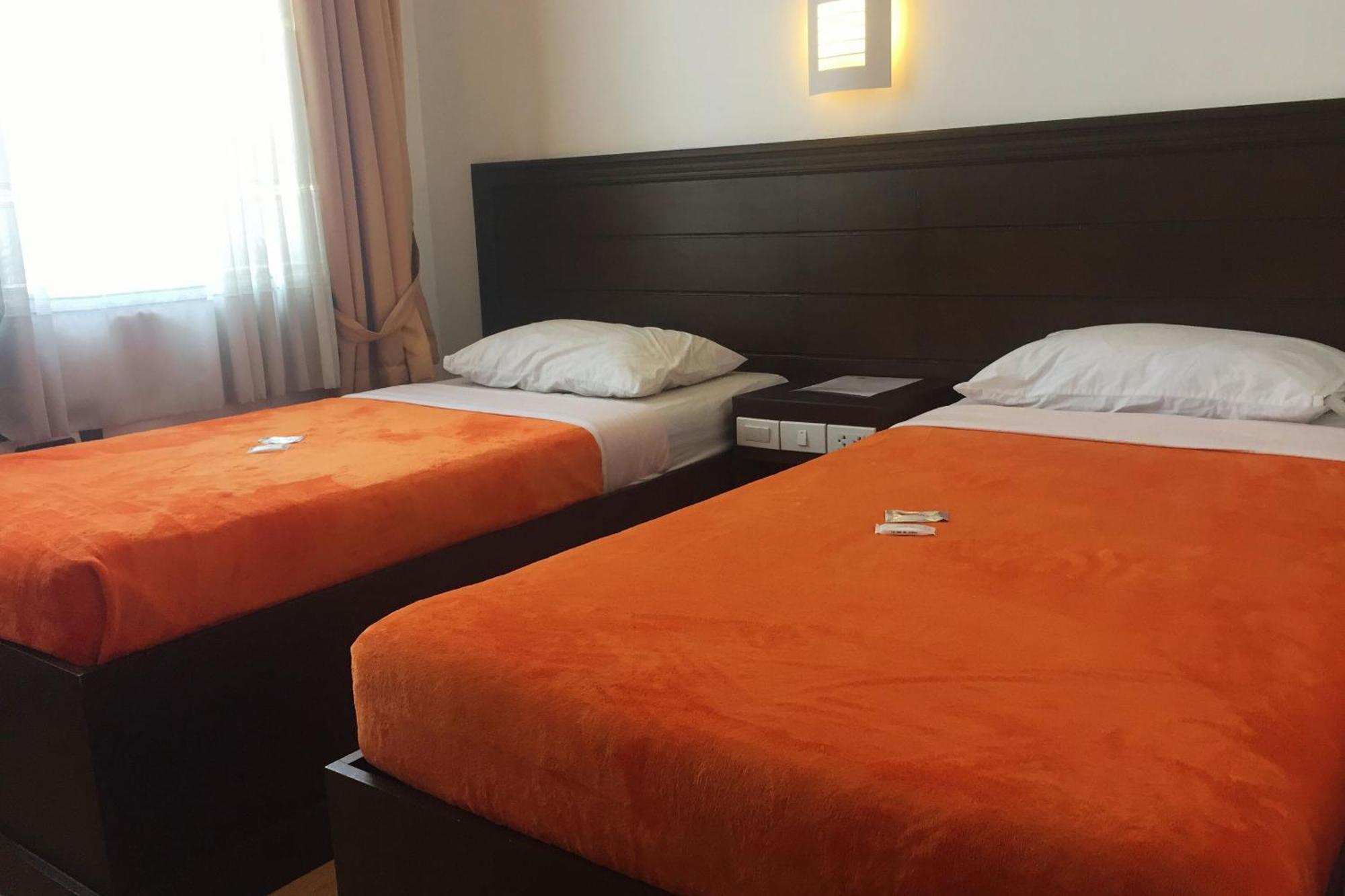 Pearli View Hotel Iloilo Powered By Cocotel Rum bild