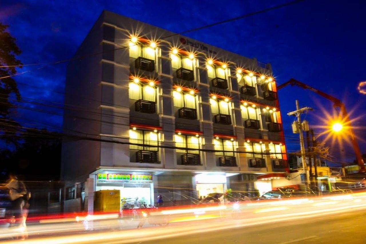 Pearli View Hotel Iloilo Powered By Cocotel Exteriör bild